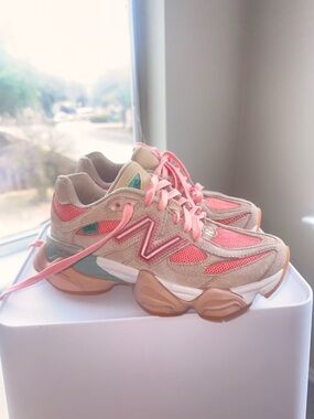New Balance Coral Pink and Tan Retro Runner